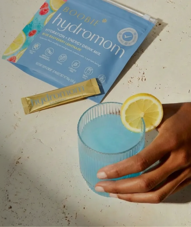 Blue Raspberry Lemonade Hydromom in glass